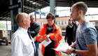 Lokofører og perronguide guider kunde Fredericia
